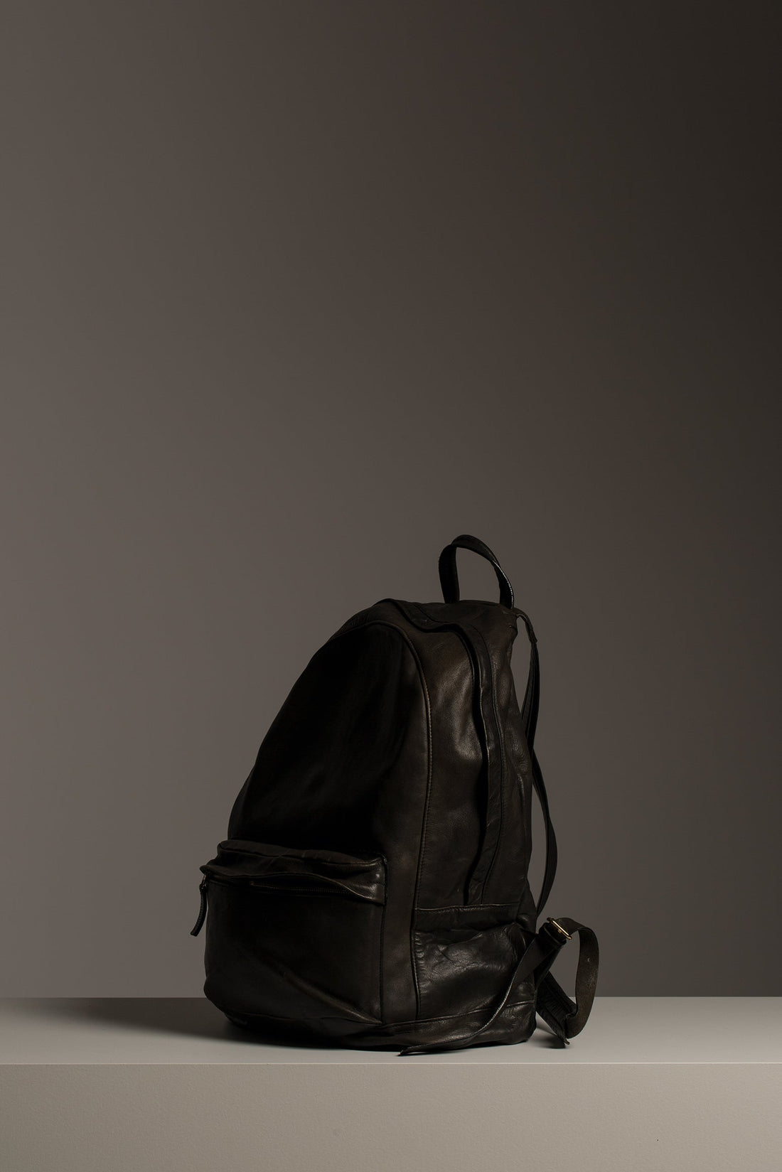 AO 2 - CA 6 BLACK