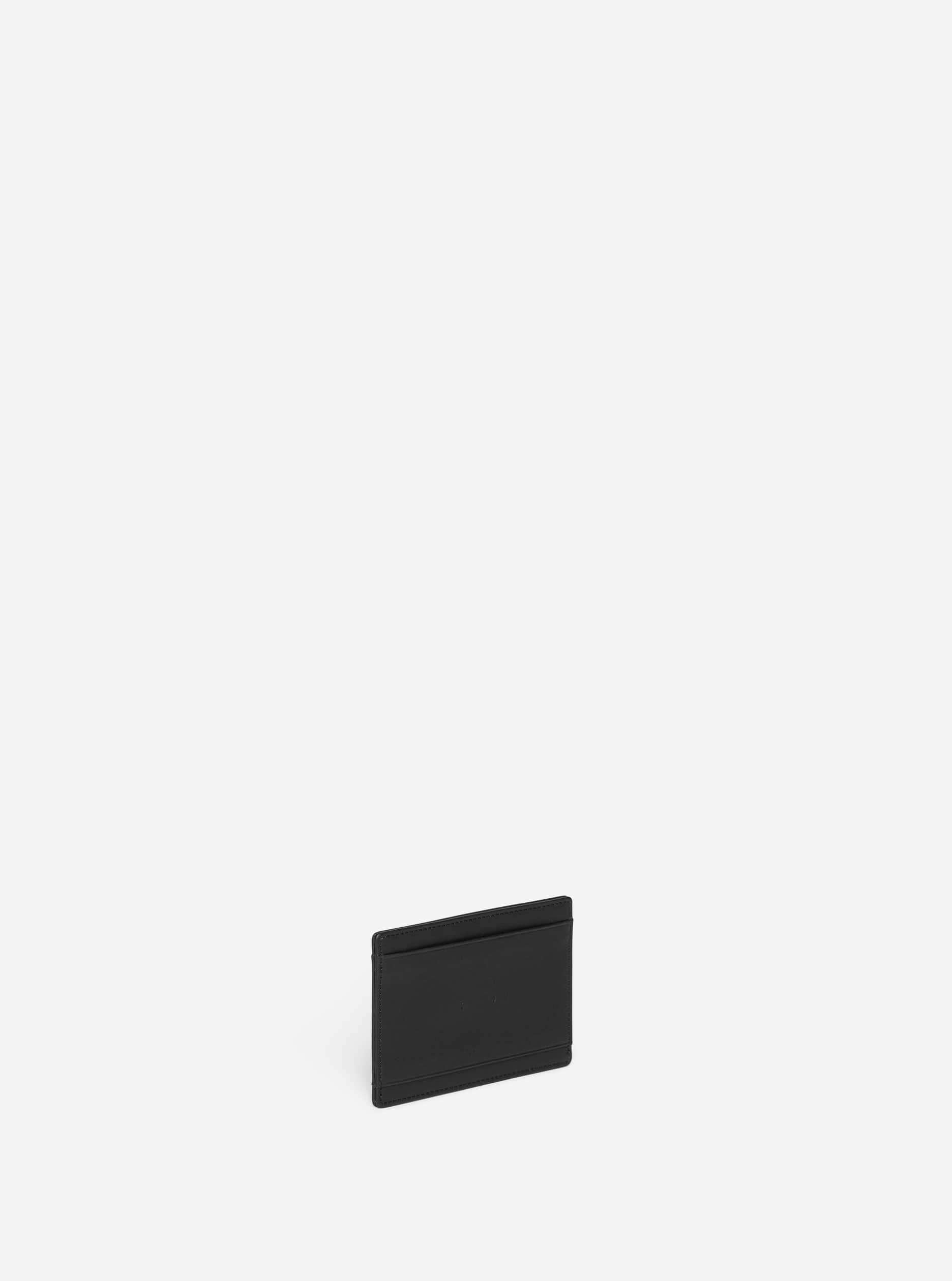 Card case designed by Christian Metzner 